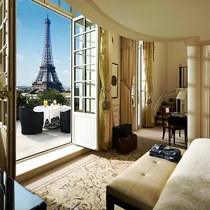 Shangri-la Hotel, Hotel Parigi